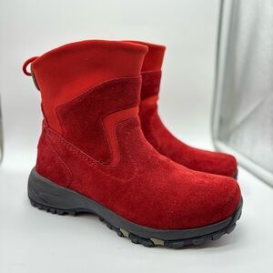 L.L. Bean Red Suede Thinsulate Pull On Winter Boots Women’s Size 7.5 Shoes